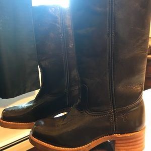 BNWOT Frye Campus boots size 8